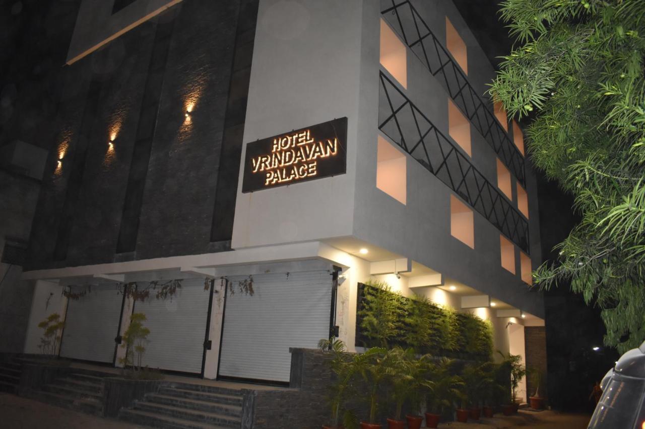Hotel Vrindavan Palace 인도르 외부 사진
