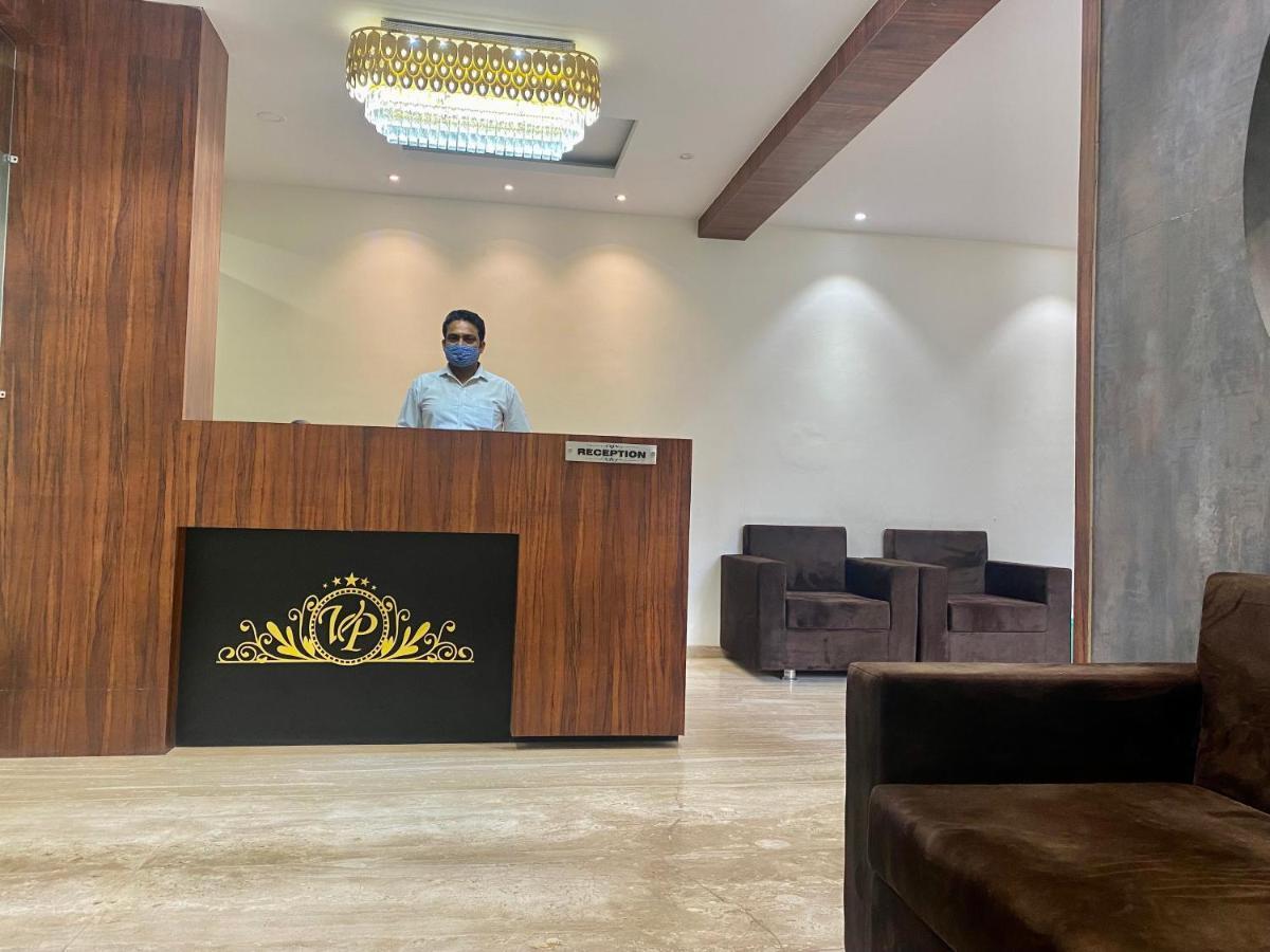 Hotel Vrindavan Palace 인도르 외부 사진