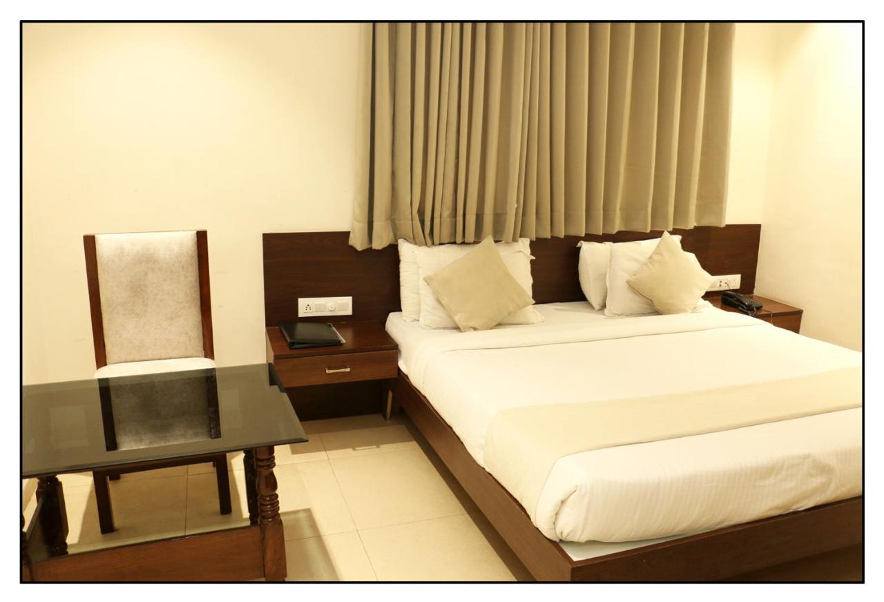 Hotel Vrindavan Palace 인도르 외부 사진